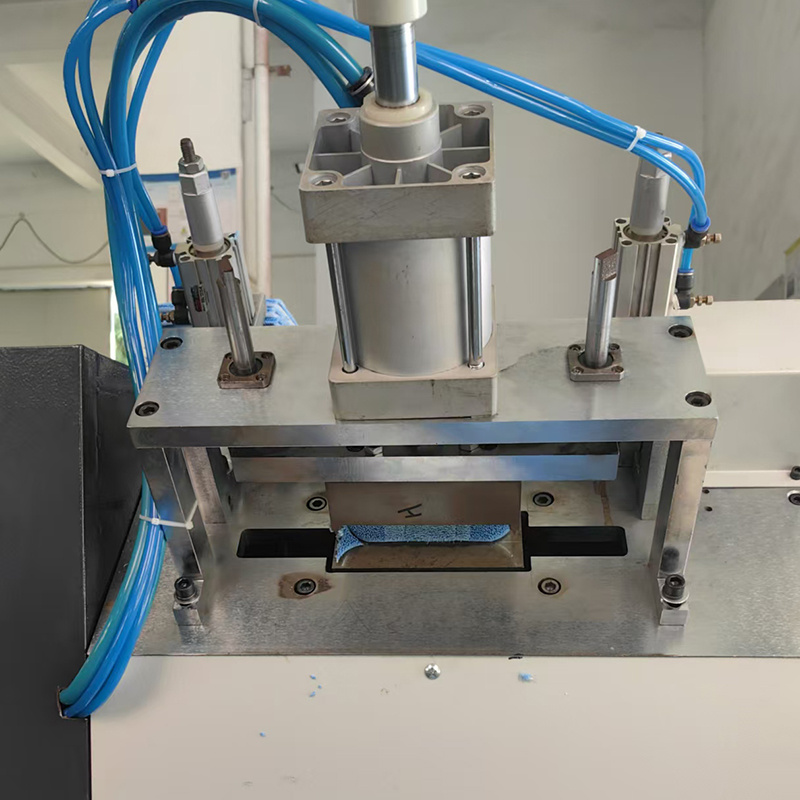 Ultrasonic belt cutting machine