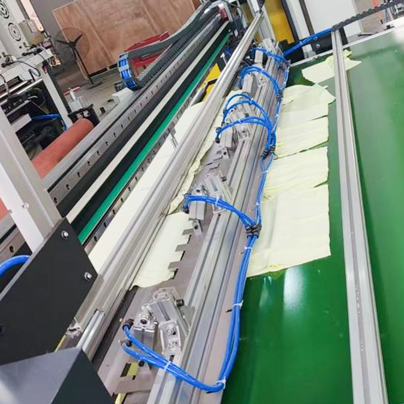 AH-2200 Ultrasonic Slitting and Cross-Cutting Machine AH-2200 Ultrasonic Slitting and Cross-Cutting Machine
