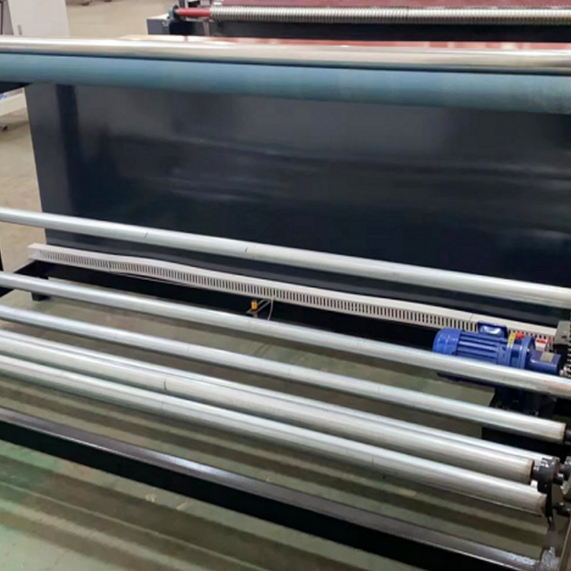 AH-2200 Ultrasonic Slitting and Cross-Cutting Machine AH-2200 Ultrasonic Slitting and Cross-Cutting Machine